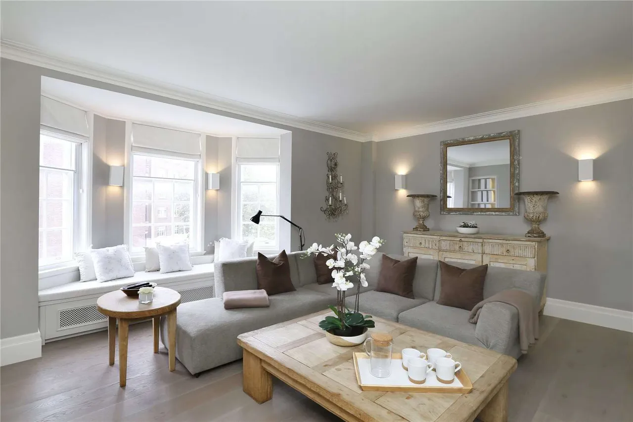 3 bed flat to rent, Onslow Square, South Kensington, SW7