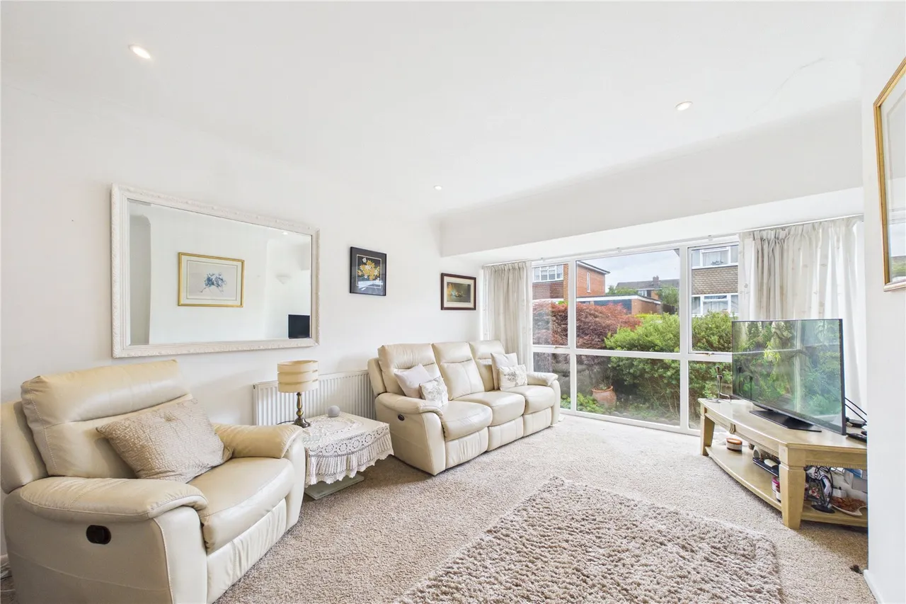 Severn Gardens, Oakley, RG23, photo 2