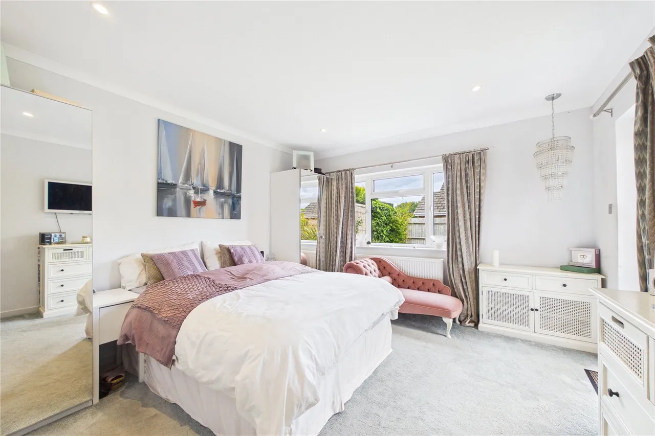 Severn Gardens, Oakley, RG23, photo 5
