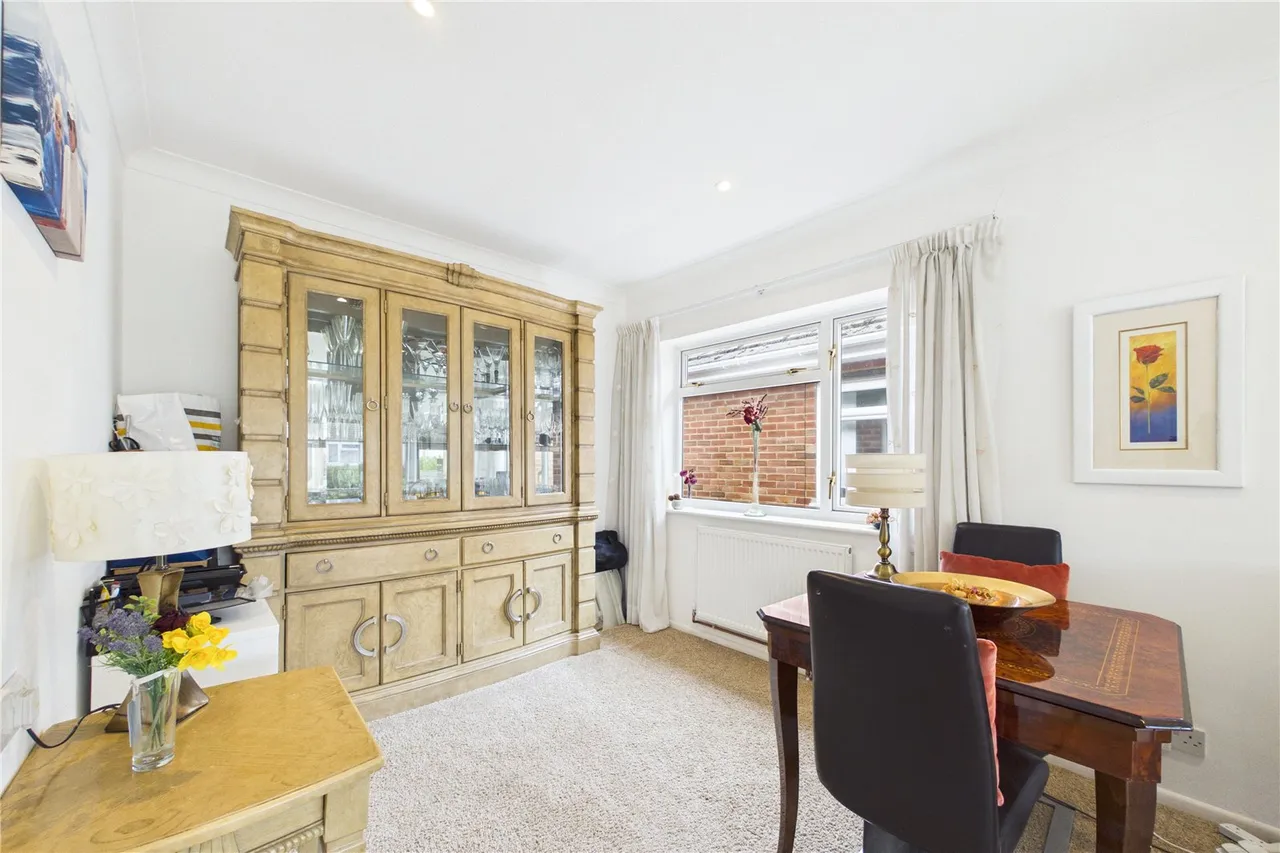 Severn Gardens, Oakley, RG23, photo 8