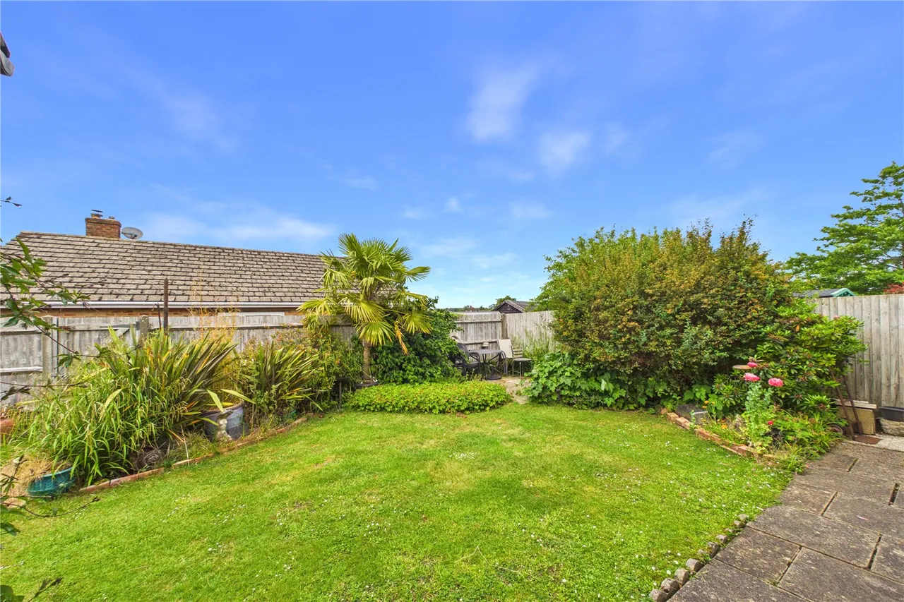Severn Gardens, Oakley, RG23, photo 4