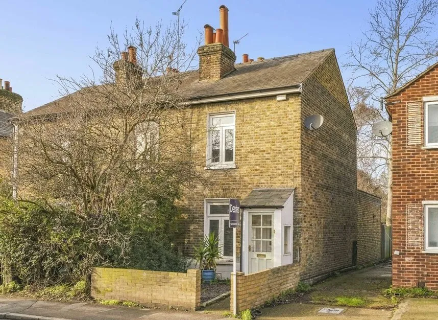 2 bed house for sale — Hawks Road, Kingston Upon Thames, KT1