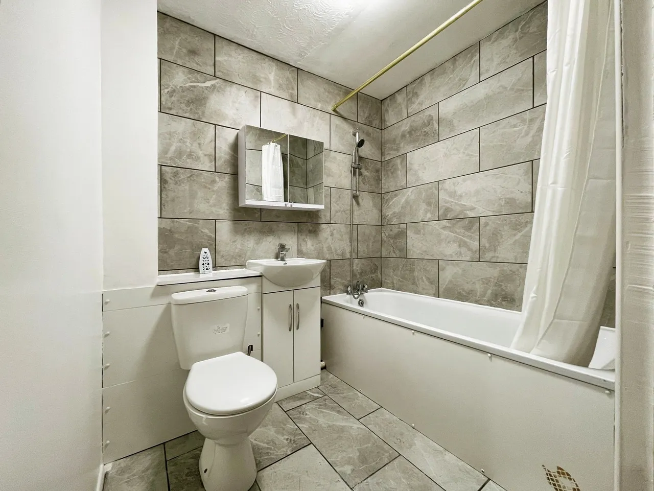 Grilse Close, London, N9, photo 8