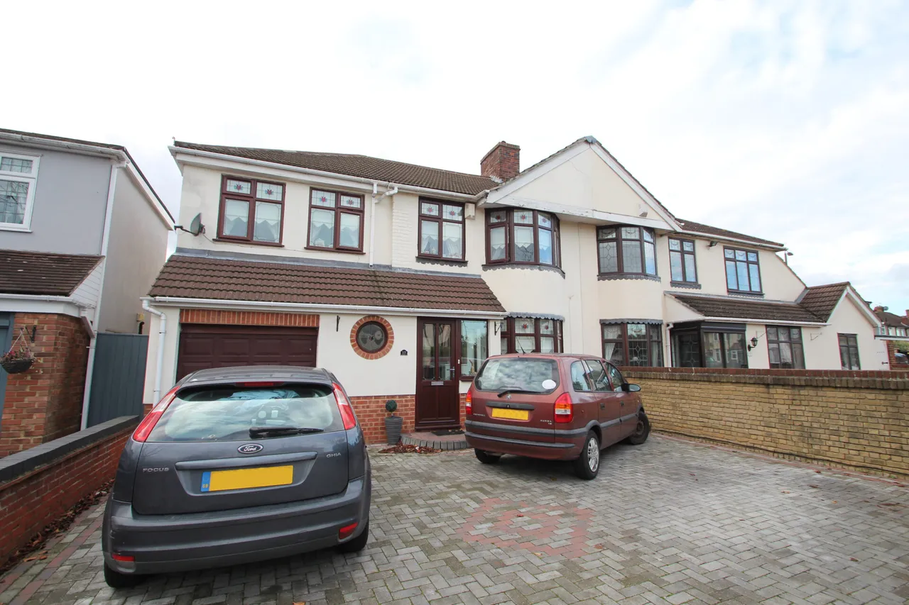 5 bed house for sale — Meadow View, Sidcup