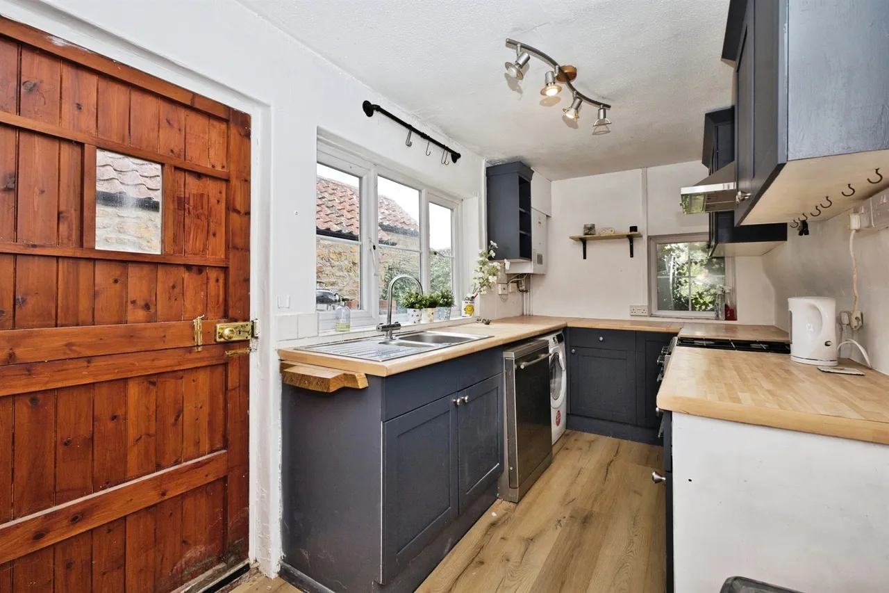 North Street, Martock, photo 7