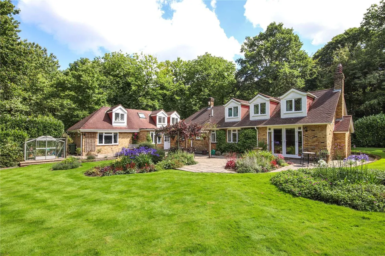 4 bed house for sale — Bayleys Hill, Sevenoaks, Kent, TN14 6HS
