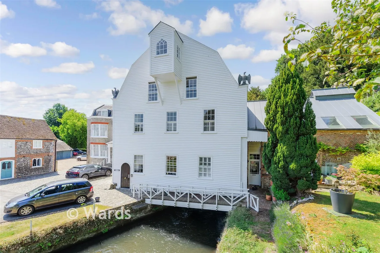 2 bed flat for sale, High Street, Farningham, DA4