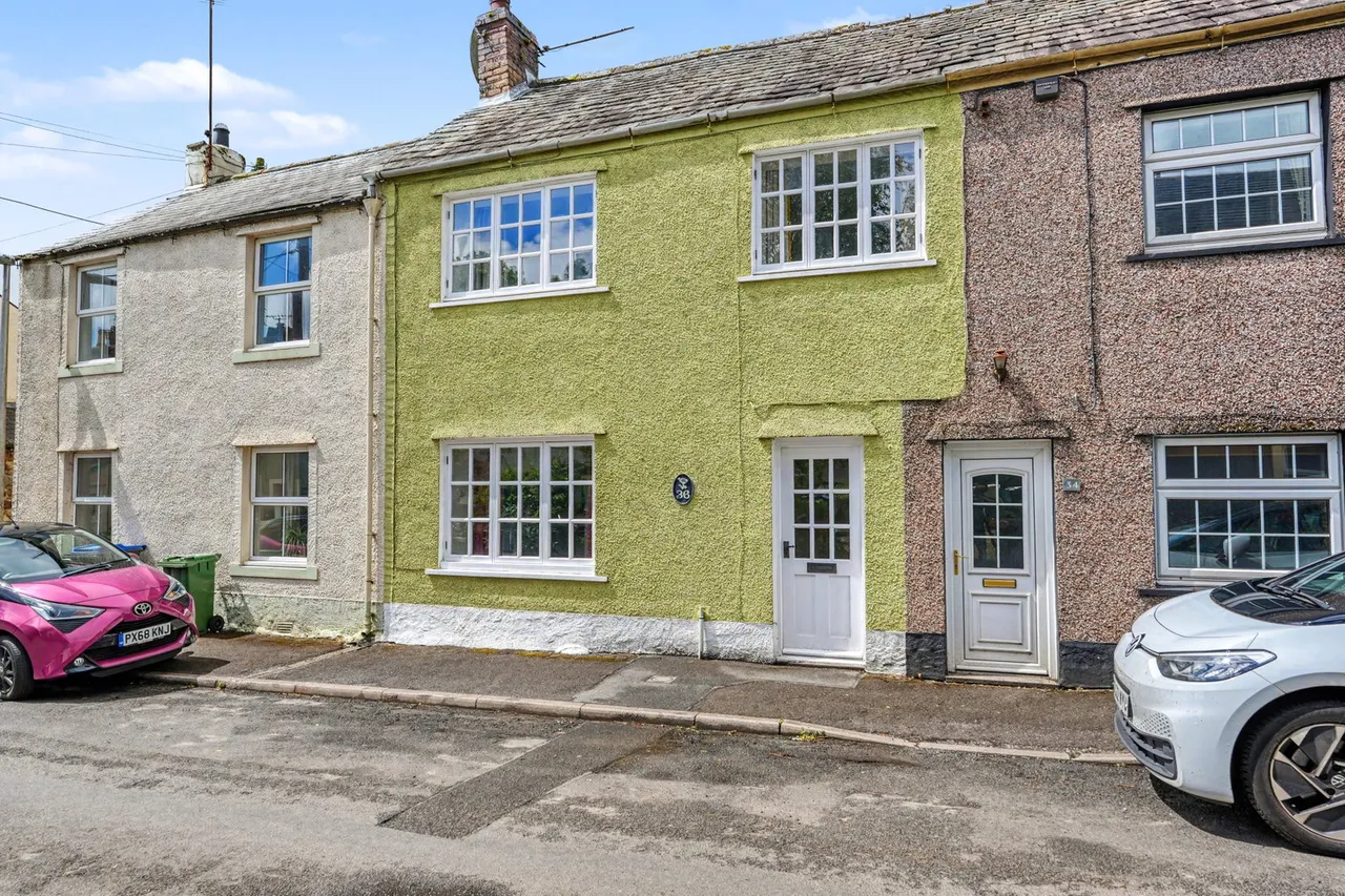 3 bed house for sale, Main Street, Greysouthen, CA13