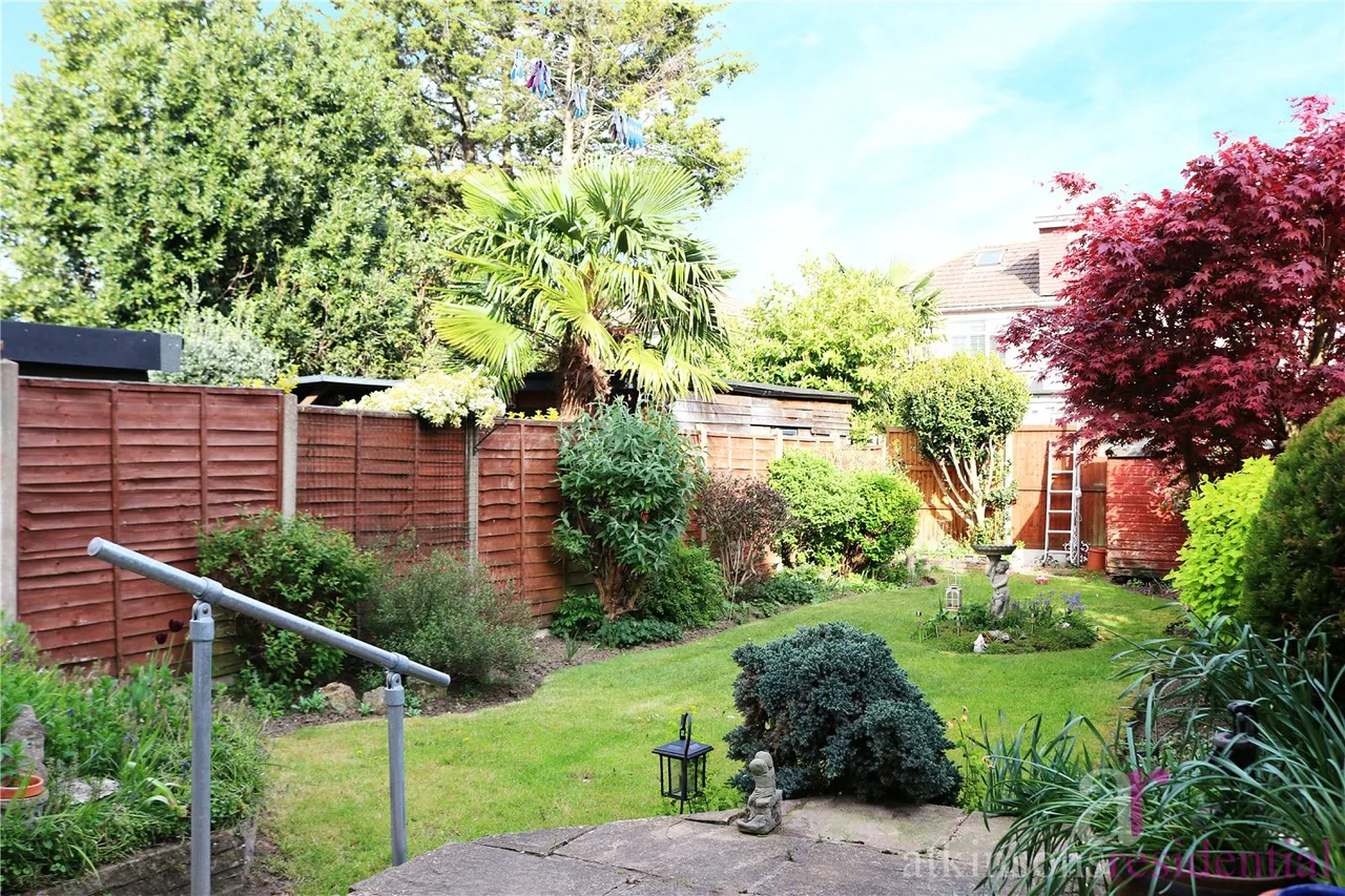 Herrongate Close, Enfield, Middlesex, EN1 3BN, photo 17