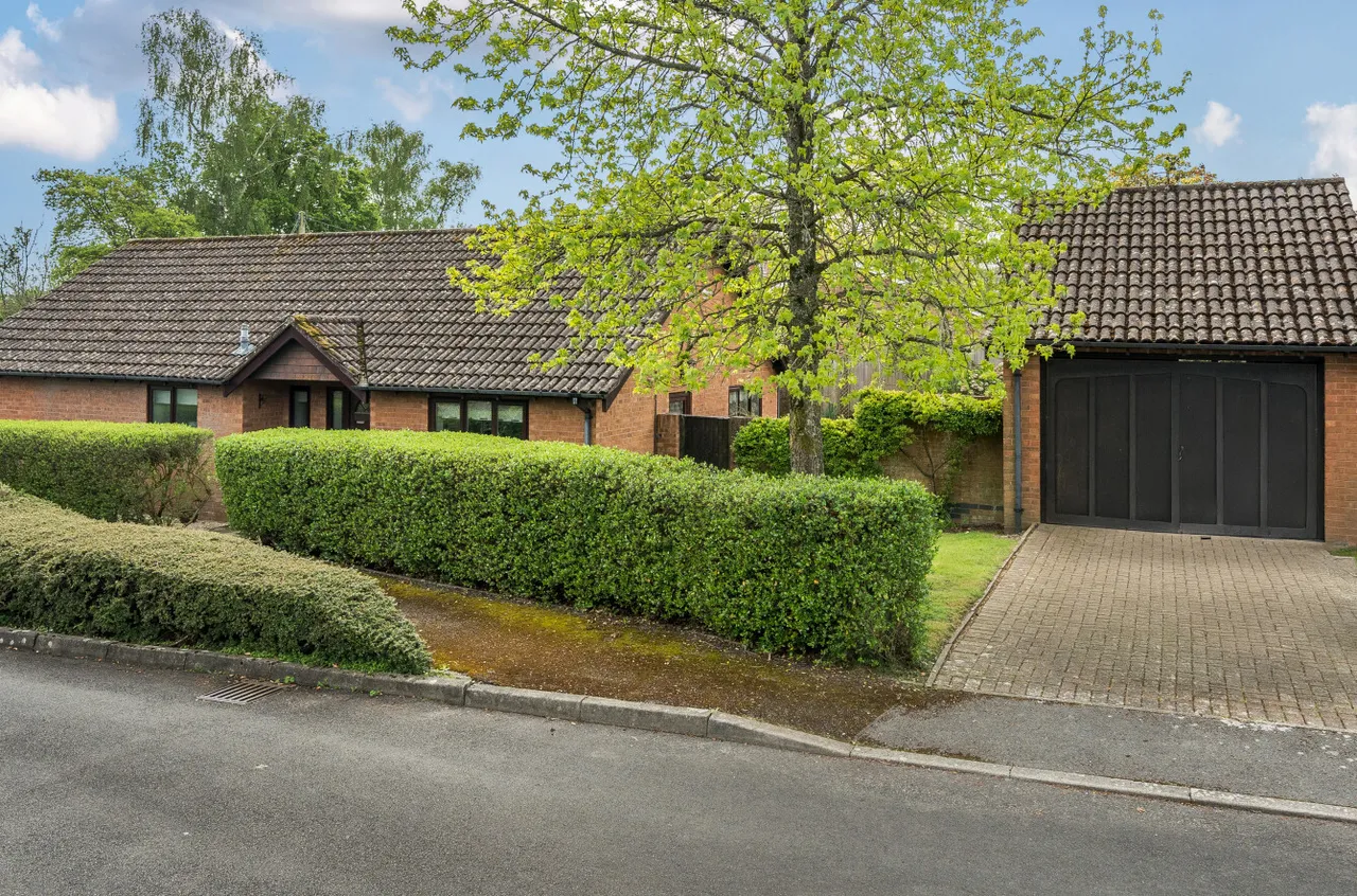 3 bed house for sale, Old Cottage Close, West Wellow, SO51