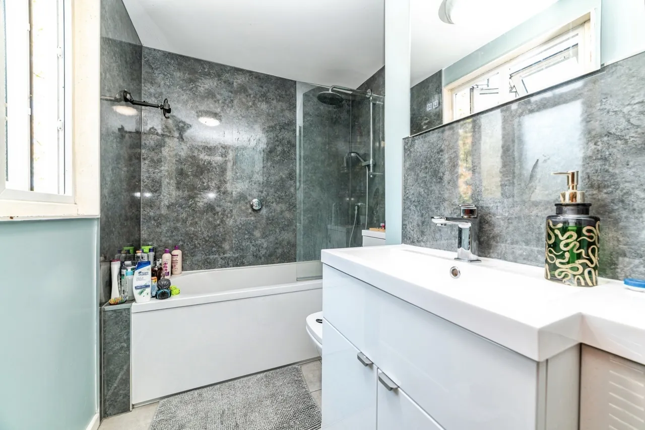 Maldive Road, Basingstoke, RG24, photo 3