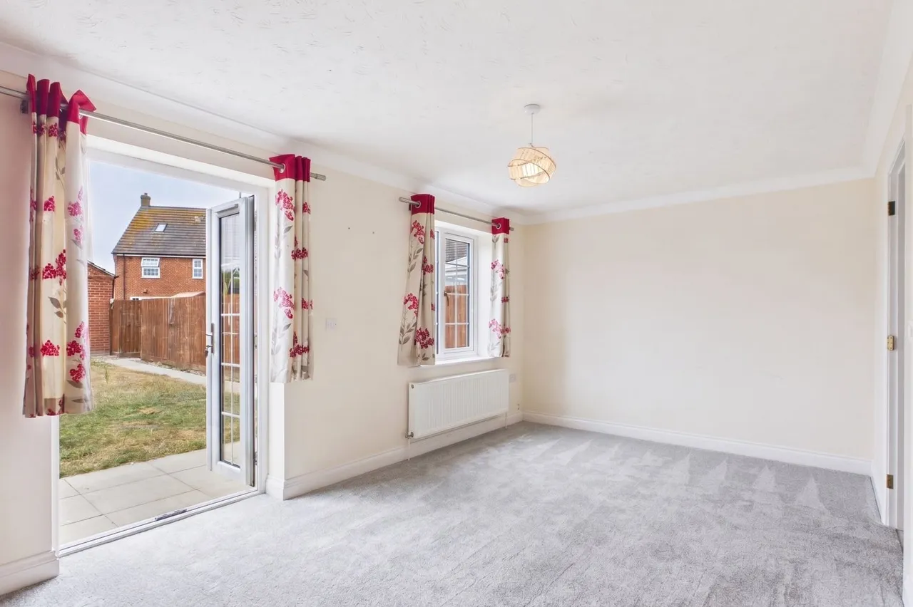 Bluebell Close, Spalding, PE11, photo 6