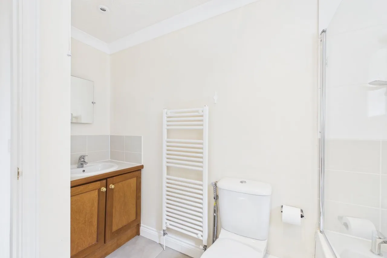 Bluebell Close, Spalding, PE11, photo 14