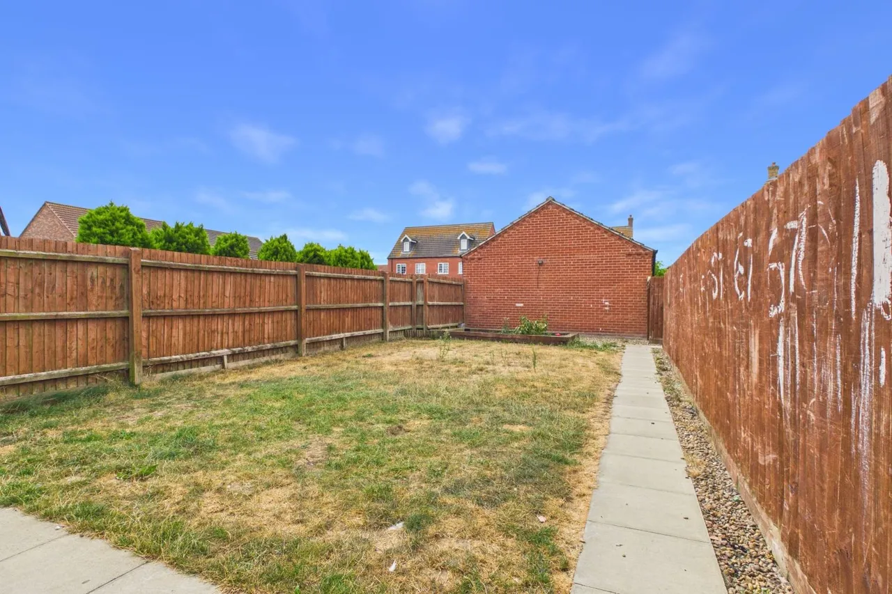 Bluebell Close, Spalding, PE11, photo 22