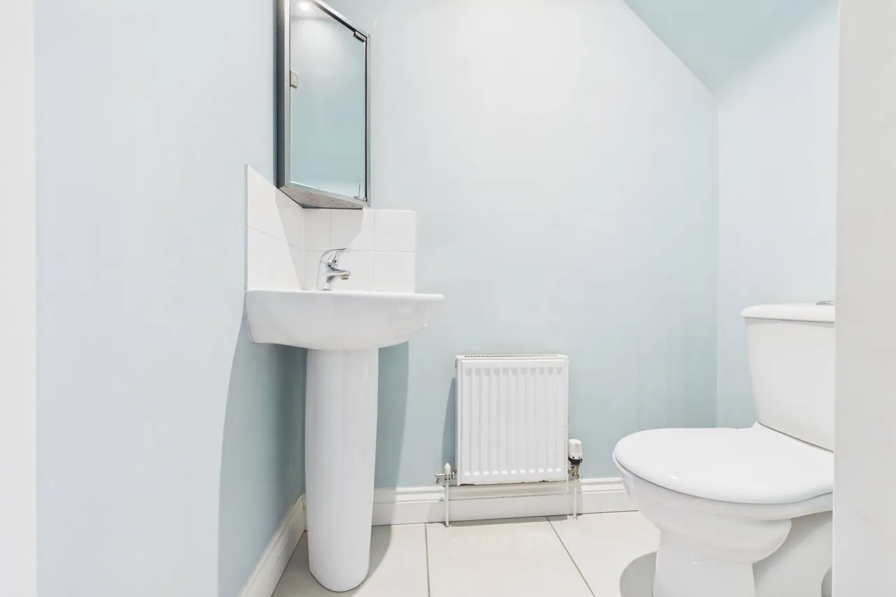 Bluebell Close, Spalding, PE11, photo 9