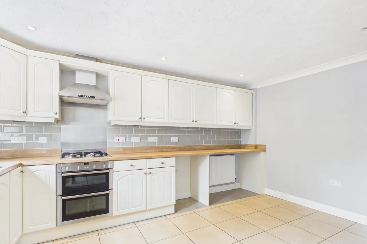 Bluebell Close, Spalding, PE11, photo 8