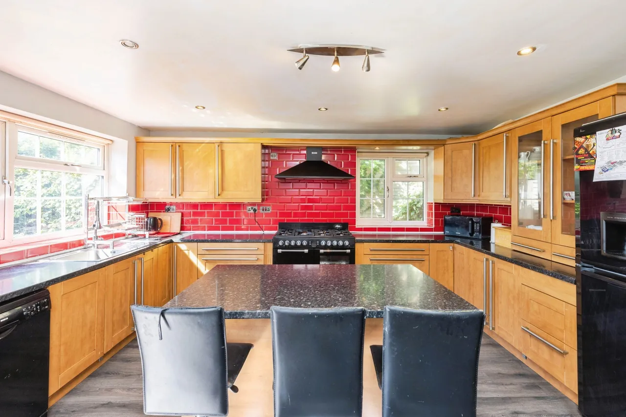 Carr Manor Avenue, Leeds, LS17, photo 14