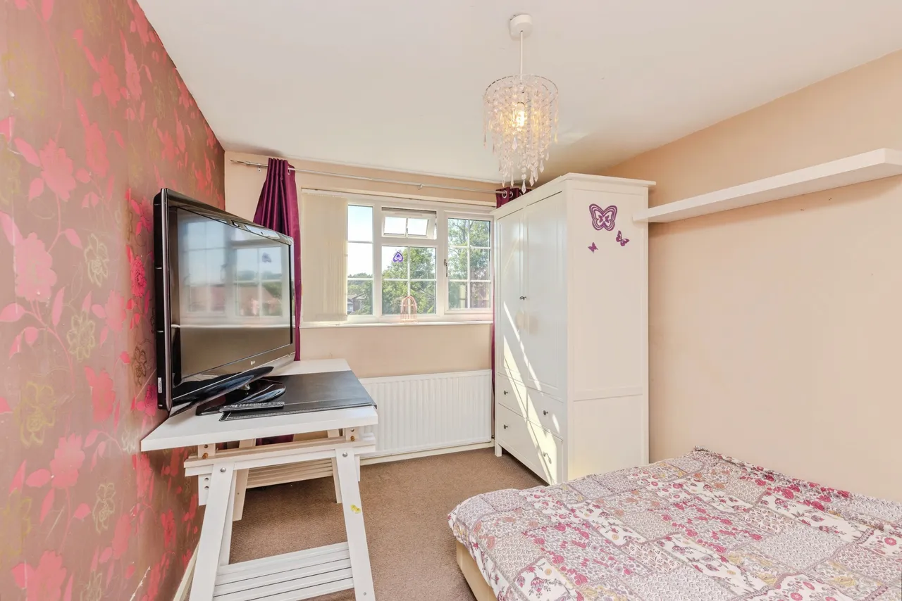 Carr Manor Avenue, Leeds, LS17, photo 30