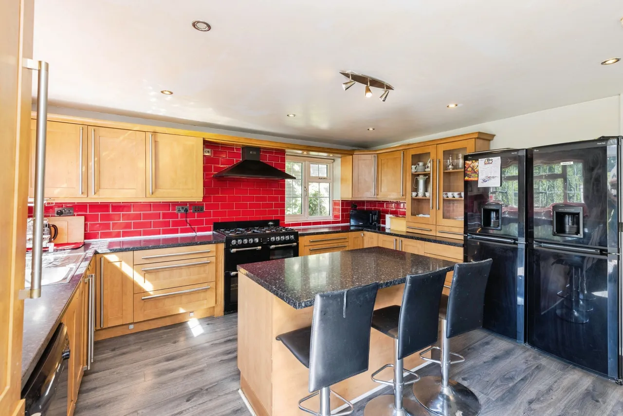 Carr Manor Avenue, Leeds, LS17, photo 15