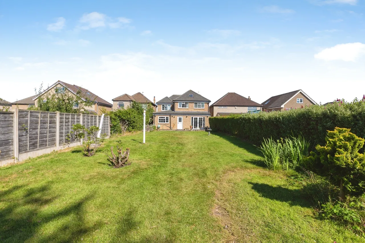 Carr Manor Avenue, Leeds, LS17, photo 40