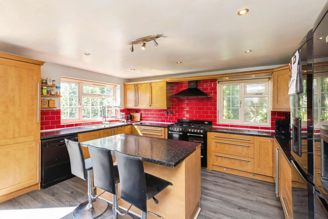 Carr Manor Avenue, Leeds, LS17, photo 16