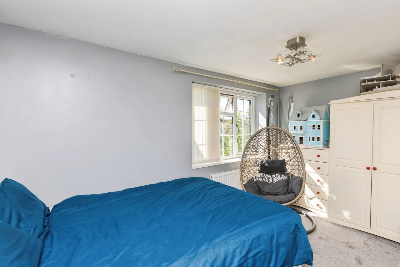 Carr Manor Avenue, Leeds, LS17, photo 28