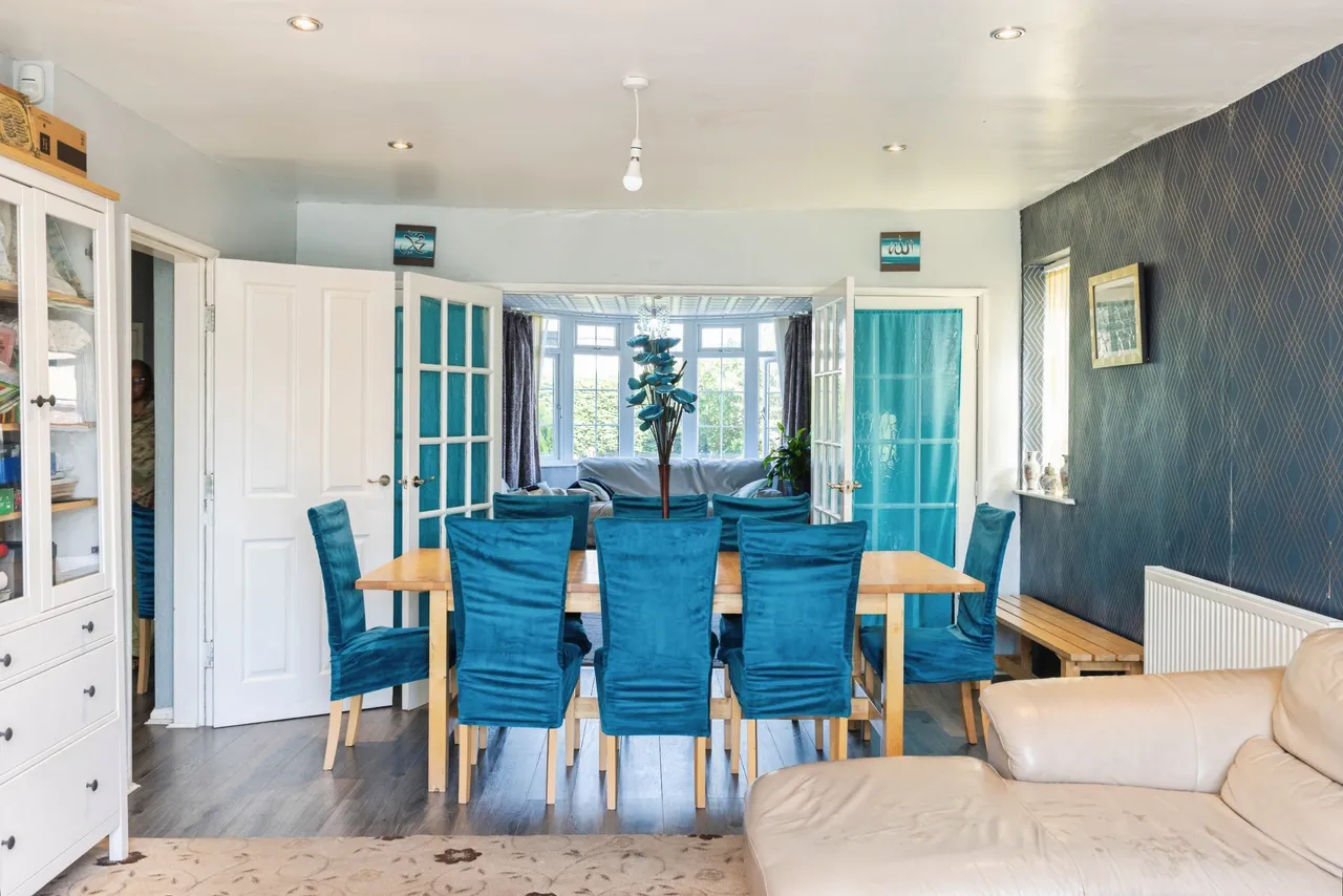 Carr Manor Avenue, Leeds, LS17, photo 12