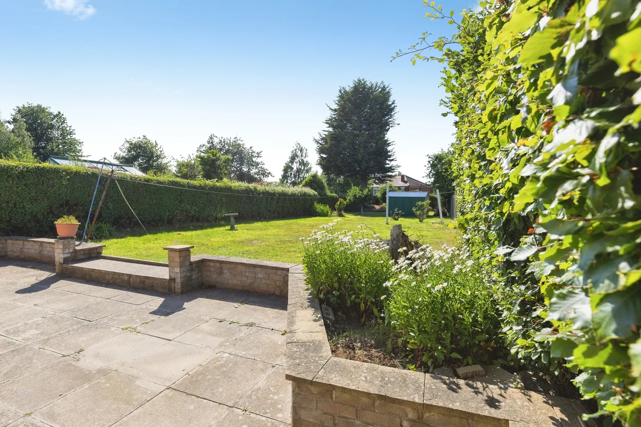 Carr Manor Avenue, Leeds, LS17, photo 35
