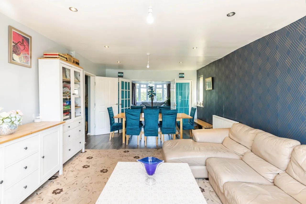 Carr Manor Avenue, Leeds, LS17, photo 11