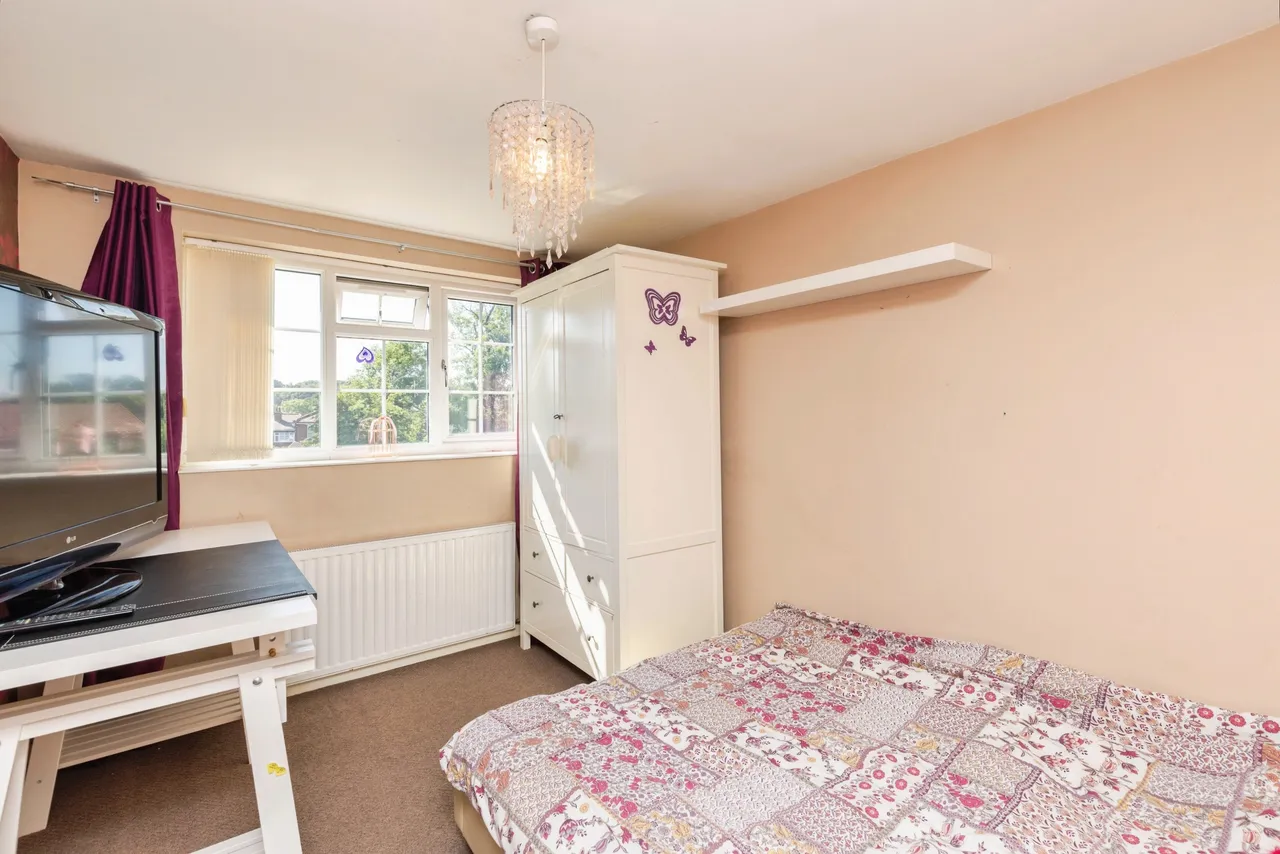 Carr Manor Avenue, Leeds, LS17, photo 29