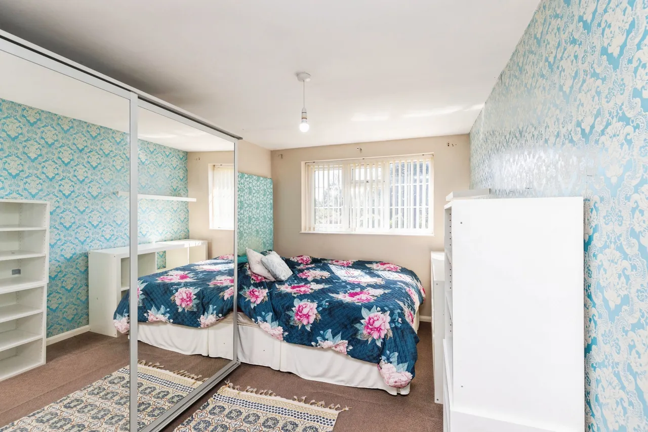 Carr Manor Avenue, Leeds, LS17, photo 20