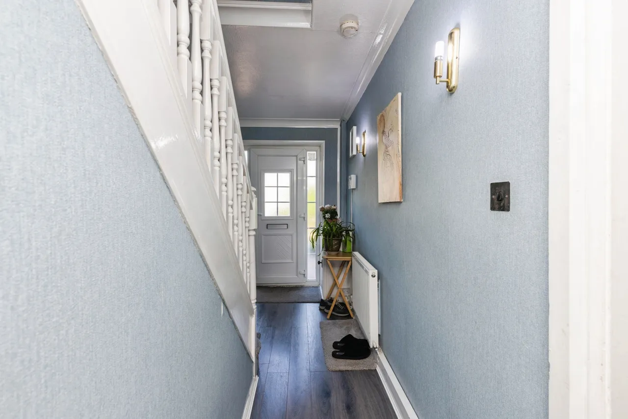 Carr Manor Avenue, Leeds, LS17, photo 5