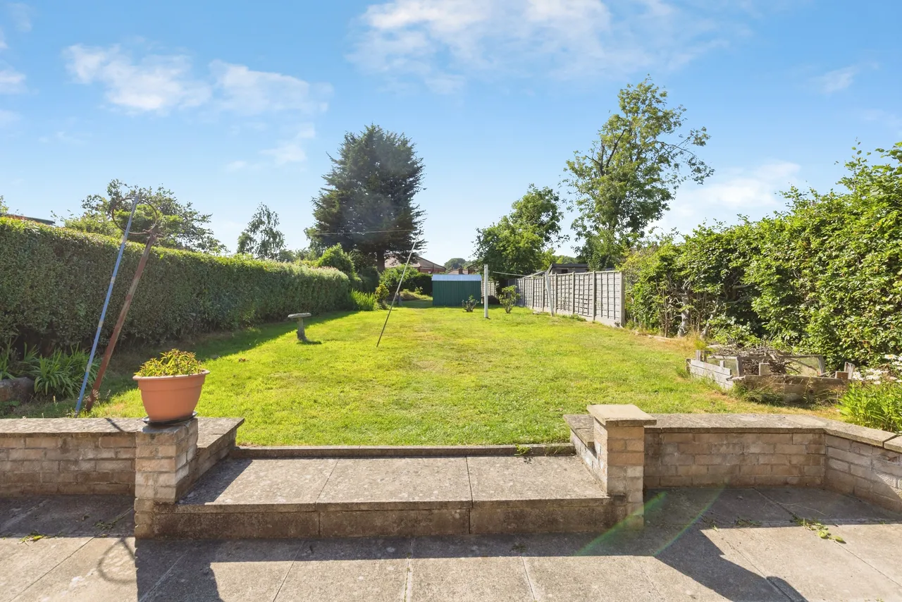 Carr Manor Avenue, Leeds, LS17, photo 33