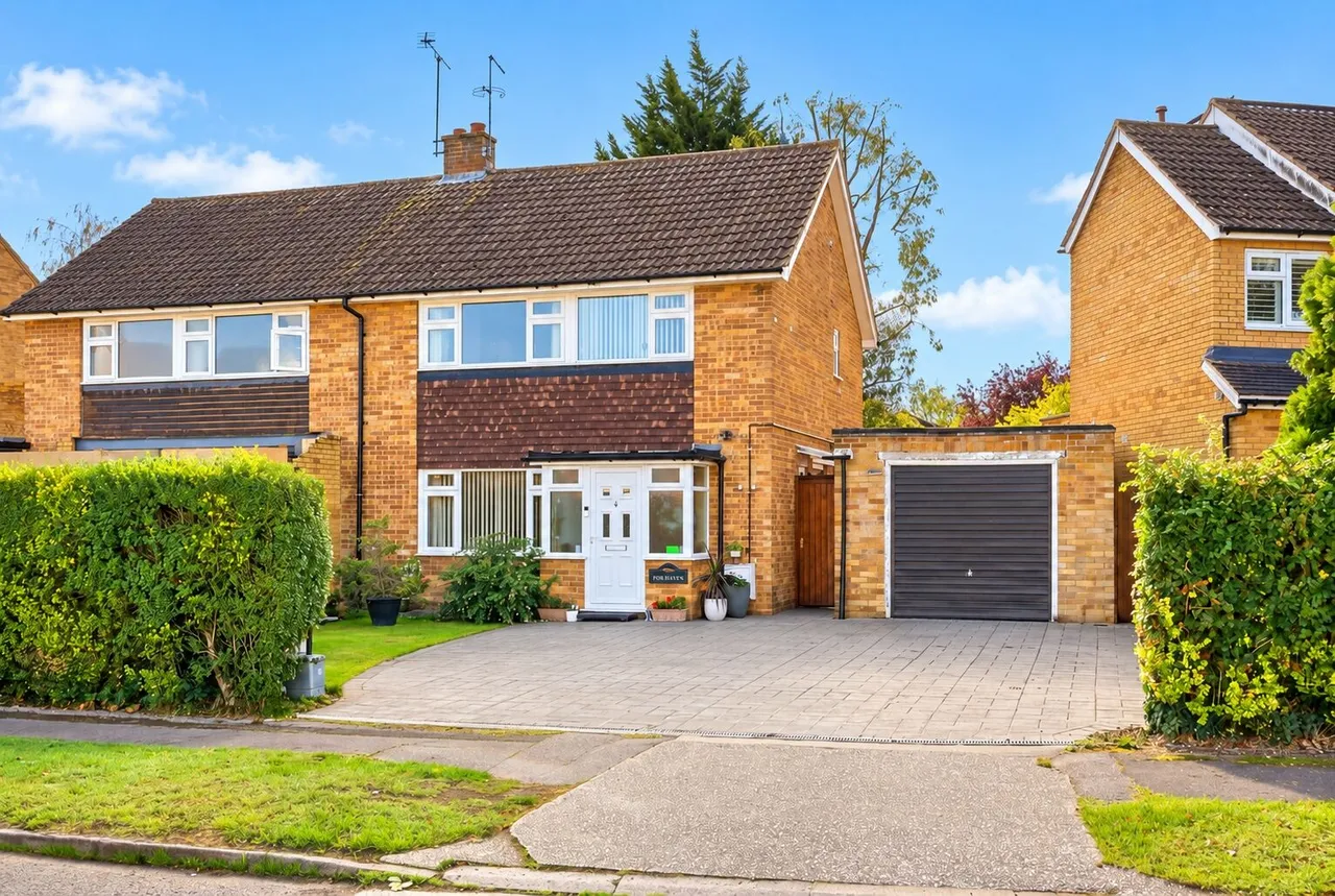 3 bed house for sale, Heyford Road, Radlett, WD7