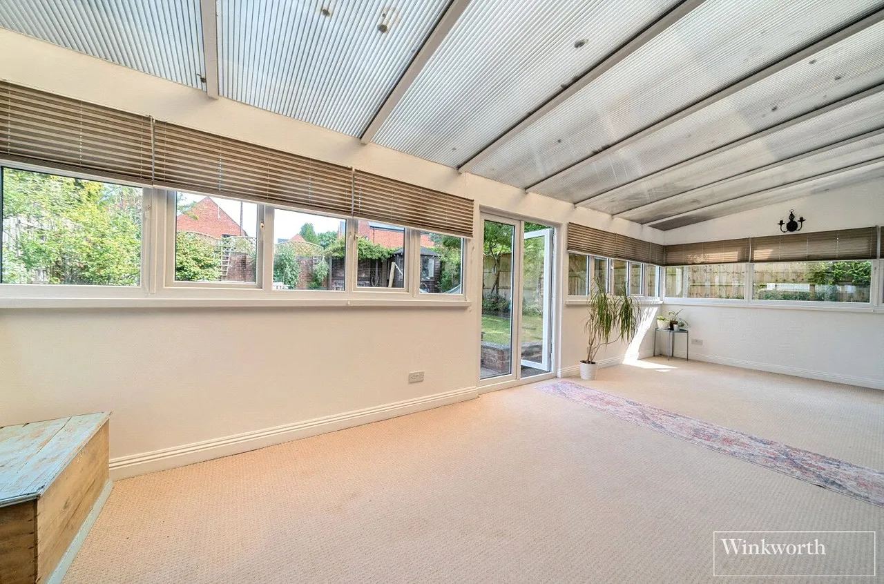 Elizabeth Avenue, Bagshot, Surrey, GU19, photo 5