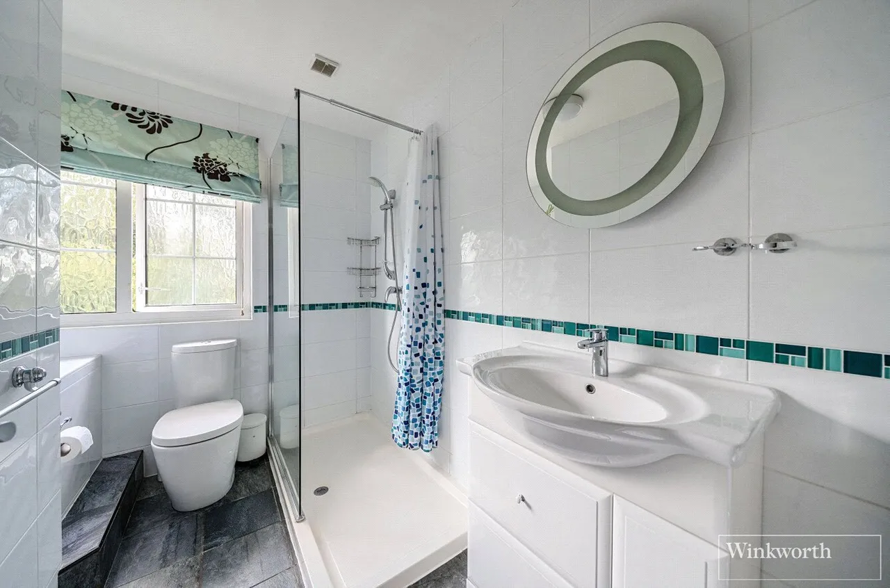 Elizabeth Avenue, Bagshot, Surrey, GU19, photo 9