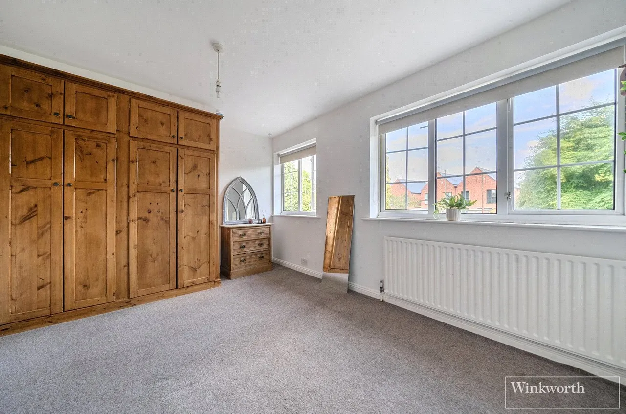 Elizabeth Avenue, Bagshot, Surrey, GU19, photo 7