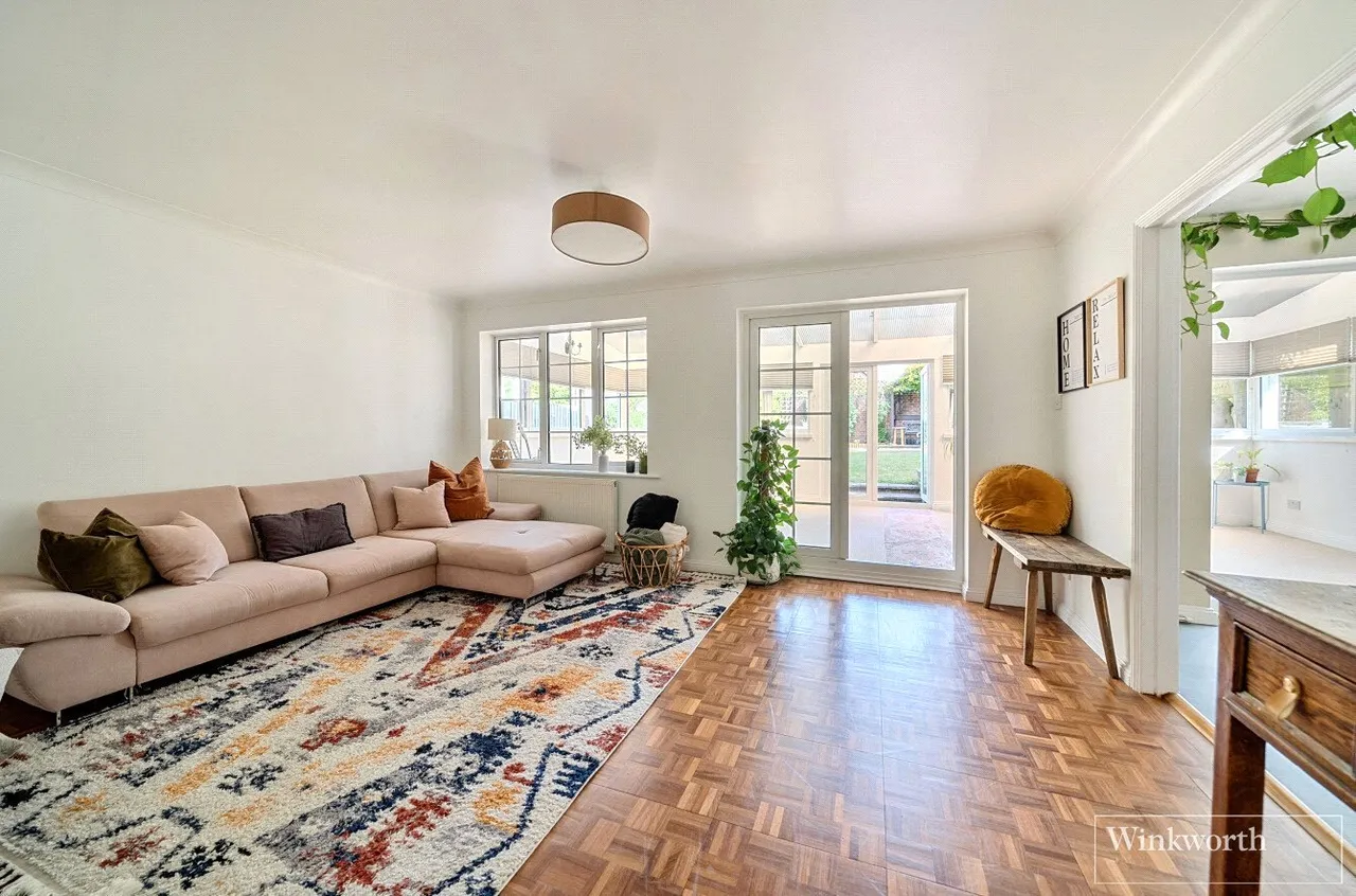 Elizabeth Avenue, Bagshot, Surrey, GU19, photo 6