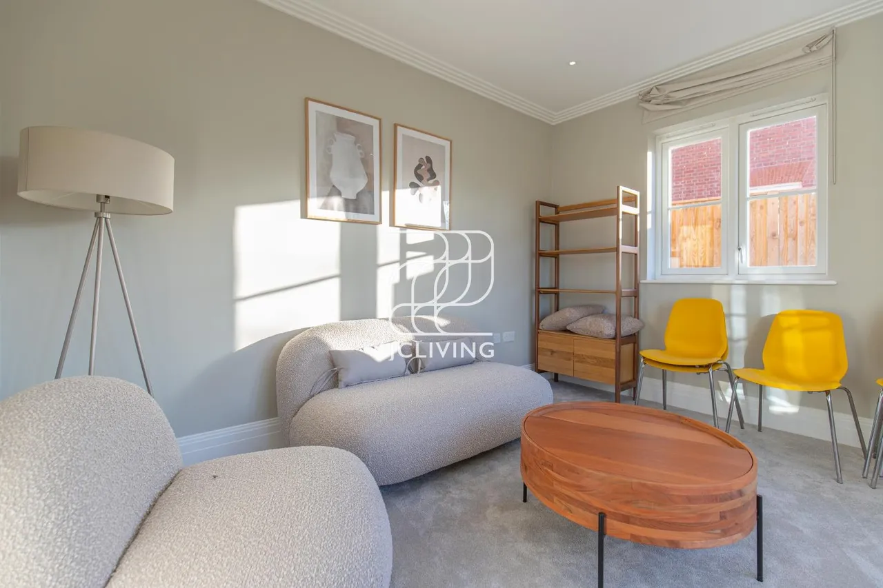 Whistler Drive, Barnet, EN4, photo 5