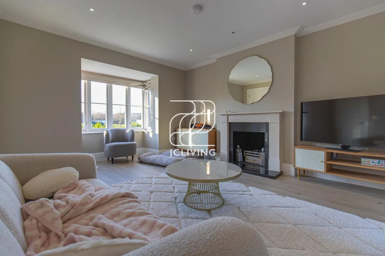 Whistler Drive, Barnet, EN4, photo 2