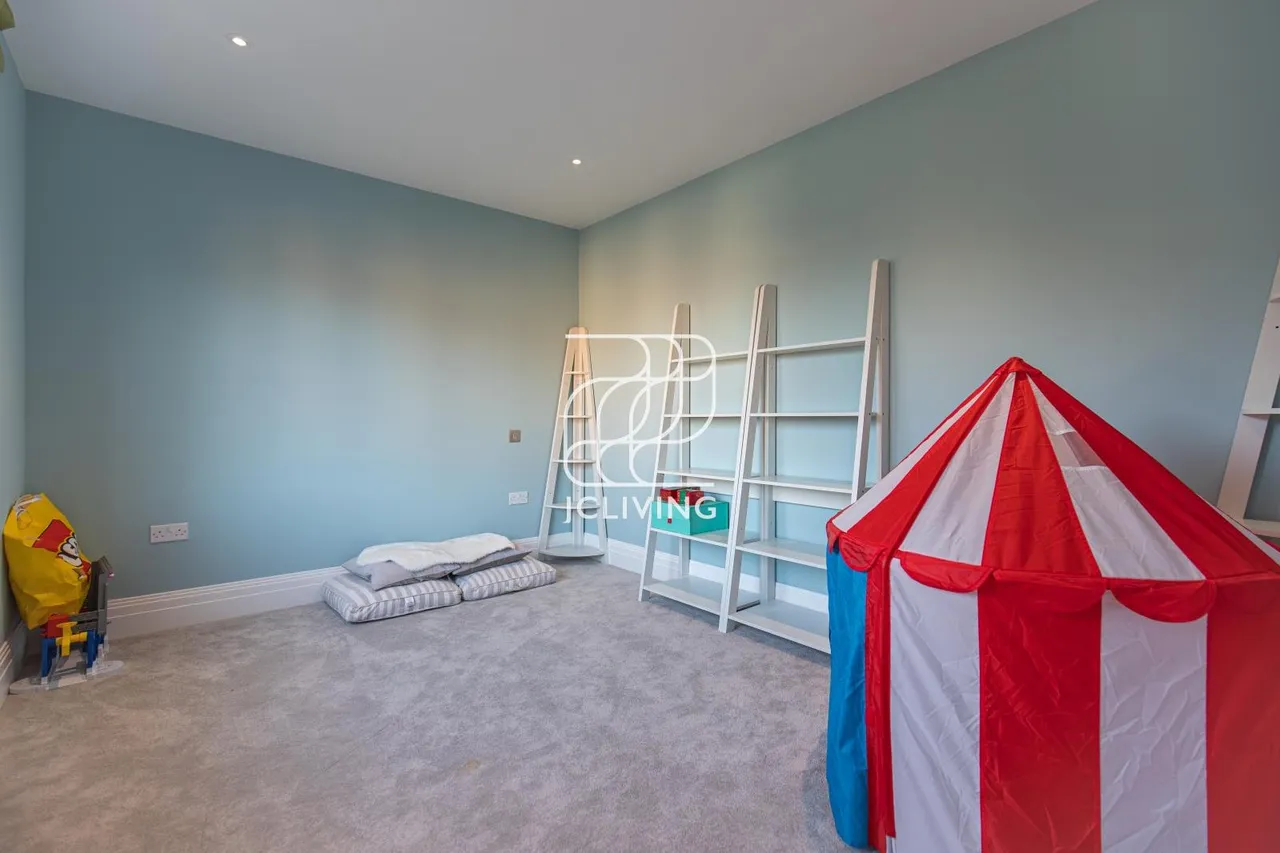 Whistler Drive, Barnet, EN4, photo 23