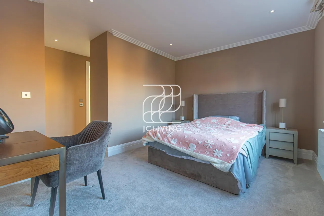 Whistler Drive, Barnet, EN4, photo 15