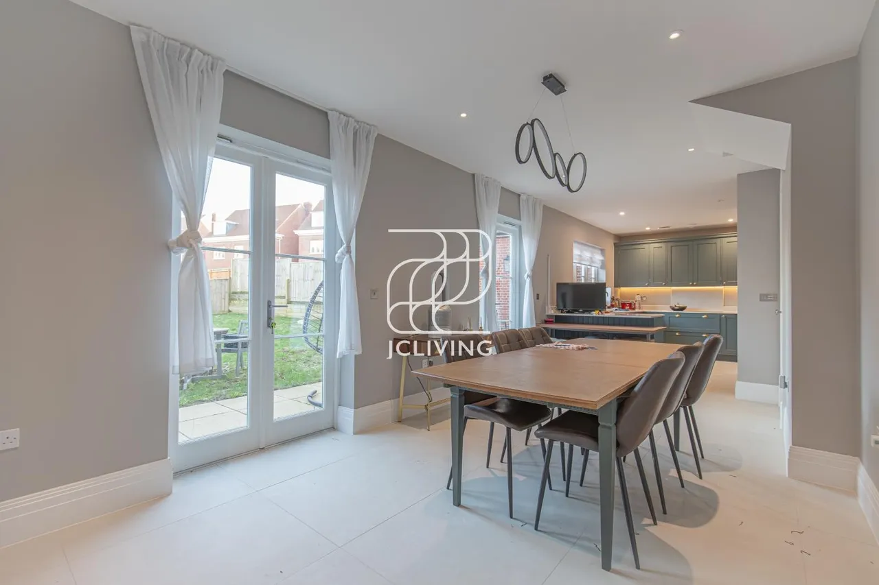 Whistler Drive, Barnet, EN4, photo 7