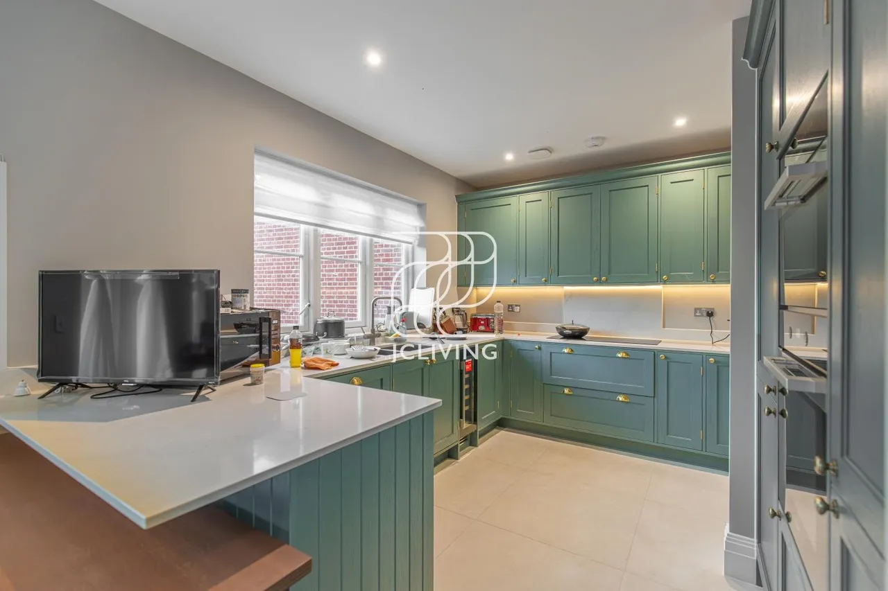 Whistler Drive, Barnet, EN4, photo 9
