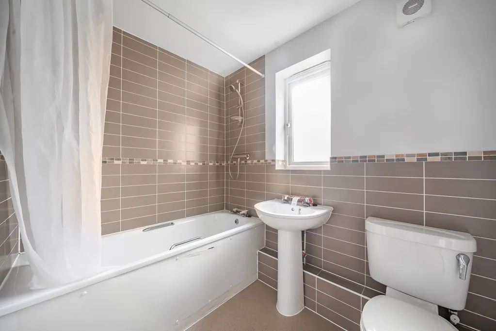 Tilbury Close, HA5, photo 17