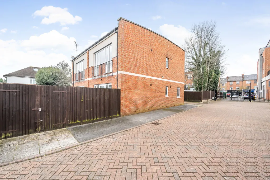Tilbury Close, HA5, photo 20