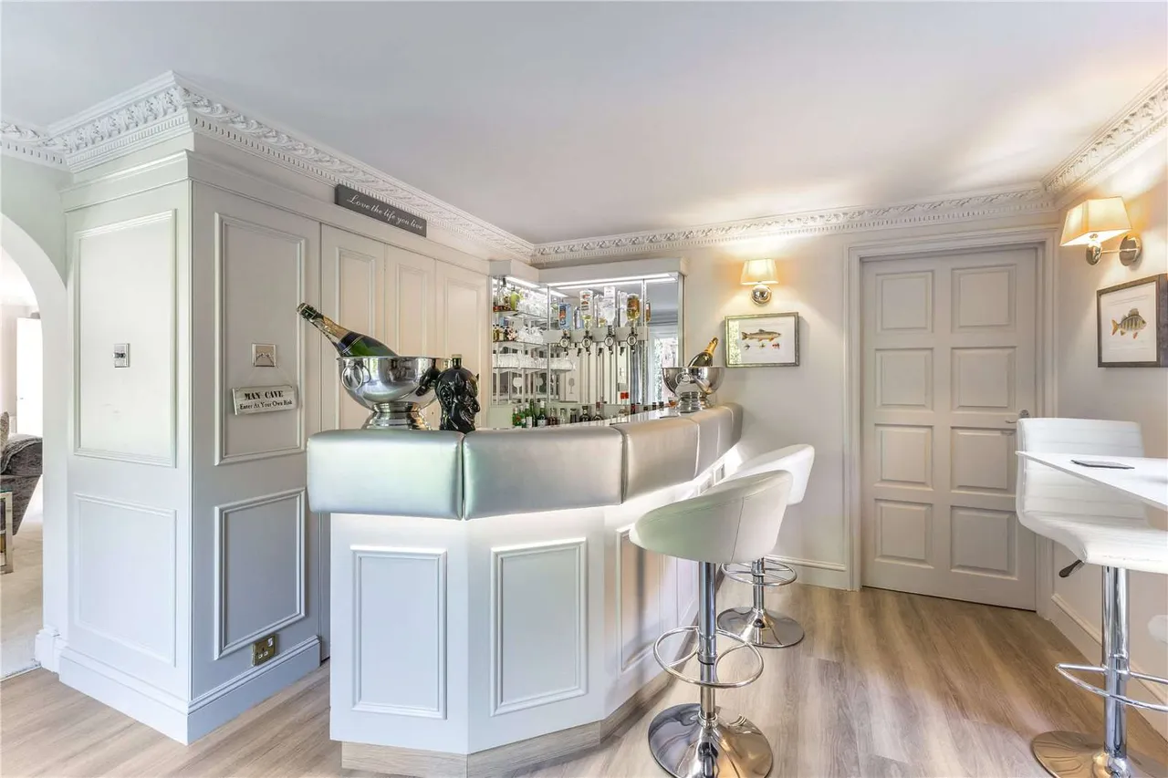 Hertford Road, Welwyn, Hertfordshire, AL6 0BX, photo 12