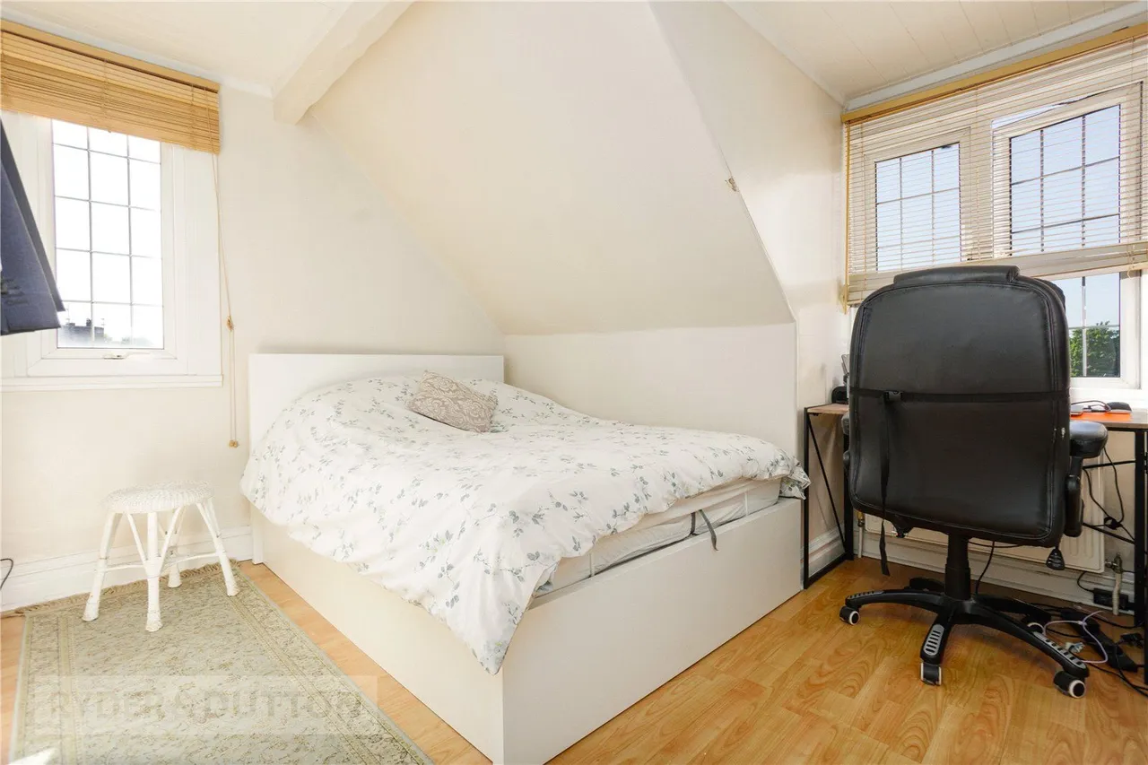 Currier Lane, Ashton-under-Lyne, OL6, photo 20