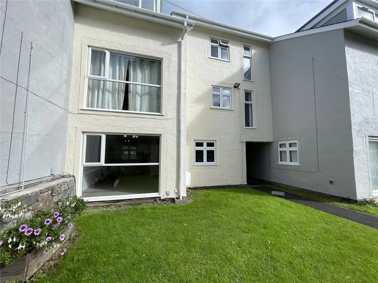 2 bed flat to rent, Ffordd Garnedd, Y Felinheli