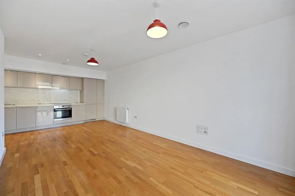 Lakeside Drive, Park Royal, NW10, photo 3